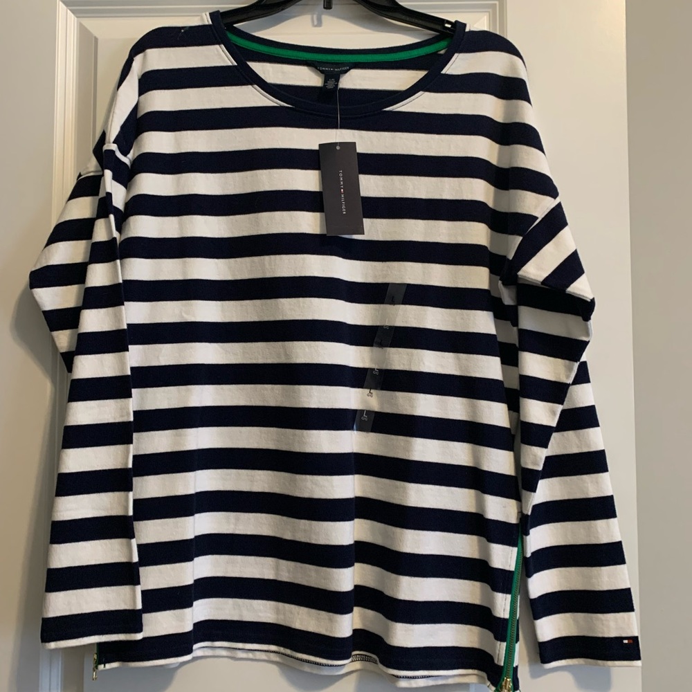 Tommy Hilfiger - Women’s - Navy Blue and White Stripped Long-Sleeve - L - NWT